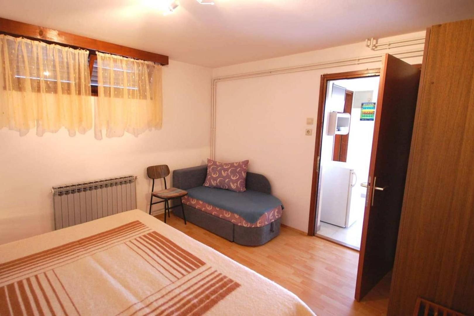 Apartments With A Parking Space Njivice, Krk - 21858 Номер фото